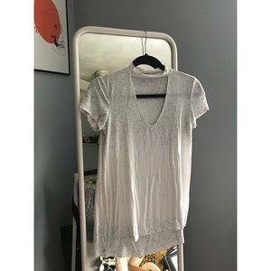 AE choker shirt